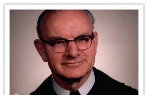 В Ужгороді побачила світ збірка поезій Зореслава «Зі серцем у руках»