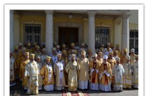 «Україна спливає кров’ю!» – Звернення Синоду Єпископів Української Греко-Католицької Церкви alt