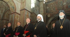 ВРЦіРО через кардинала П’єтро Пароліна передала запрошення Папі Франциску відвідати Україну