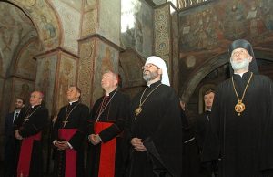 ВРЦіРО через кардинала П’єтро Пароліна передала запрошення Папі Франциску відвідати Україну