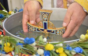 Чому і для чого Церква освячує воду? (відео)