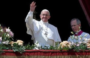 У Різдвяному посланні «Urbi et Orbi» Папа молиться за мир в Україні