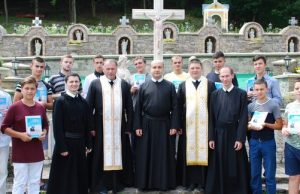 Молитовна зустріч для юнаків у Малому Березному