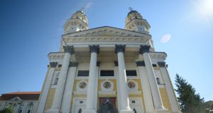 Онлайн Богослужіння в Ужгородському катедральному соборі