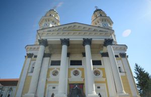 Онлайн Богослужіння в Ужгородському катедральному соборі