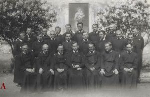 Травневий Молебень до Матері Божої як вияв особливої набожності до Богородиці