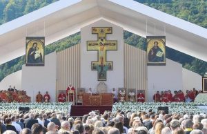 Літургія у візантійському обряді з Папою Франциском у Пряшеві 01