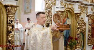 Урочисте виставлення мощей Св. Миколая в Імстичівському монастирі Отців Василіян