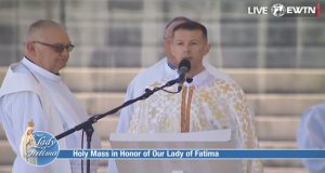 Молитва за мир в Україні під час Міжнародної прощі до Фатіми 01