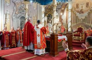 Храмовий празник Воздвиження Хреста Господнього в Ужгородському кафедральному соборі